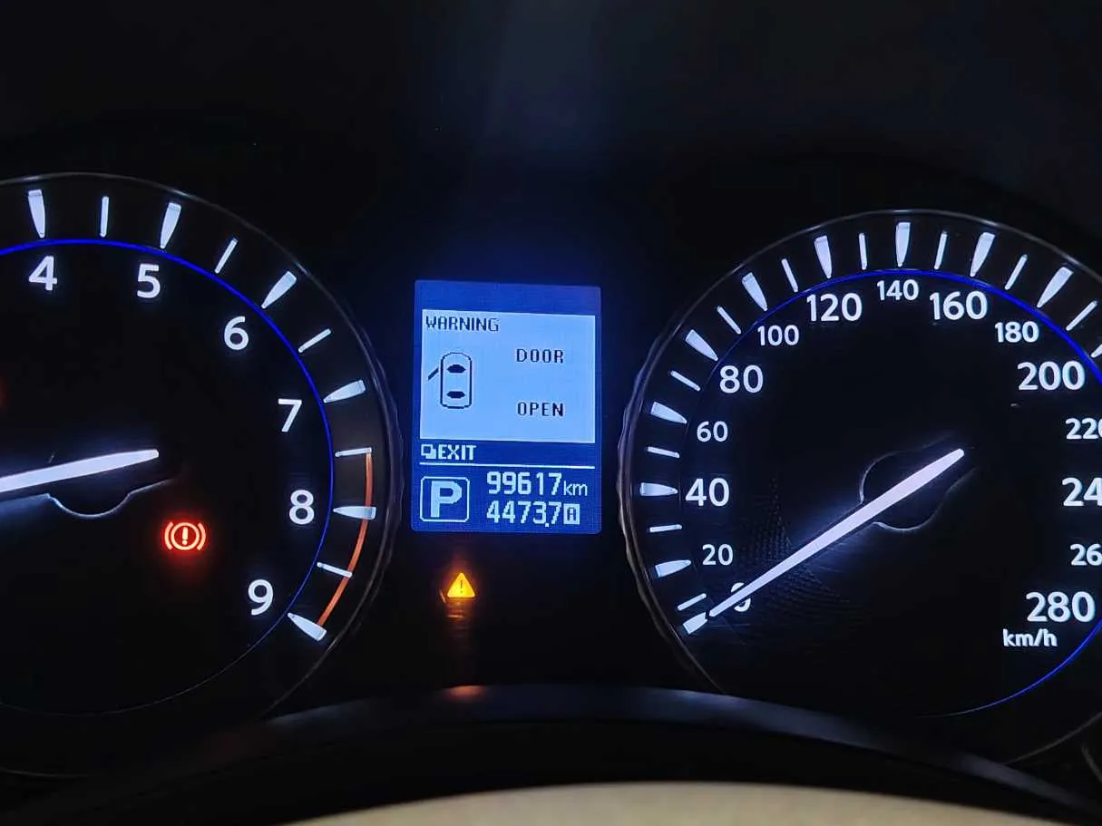 Car image 26