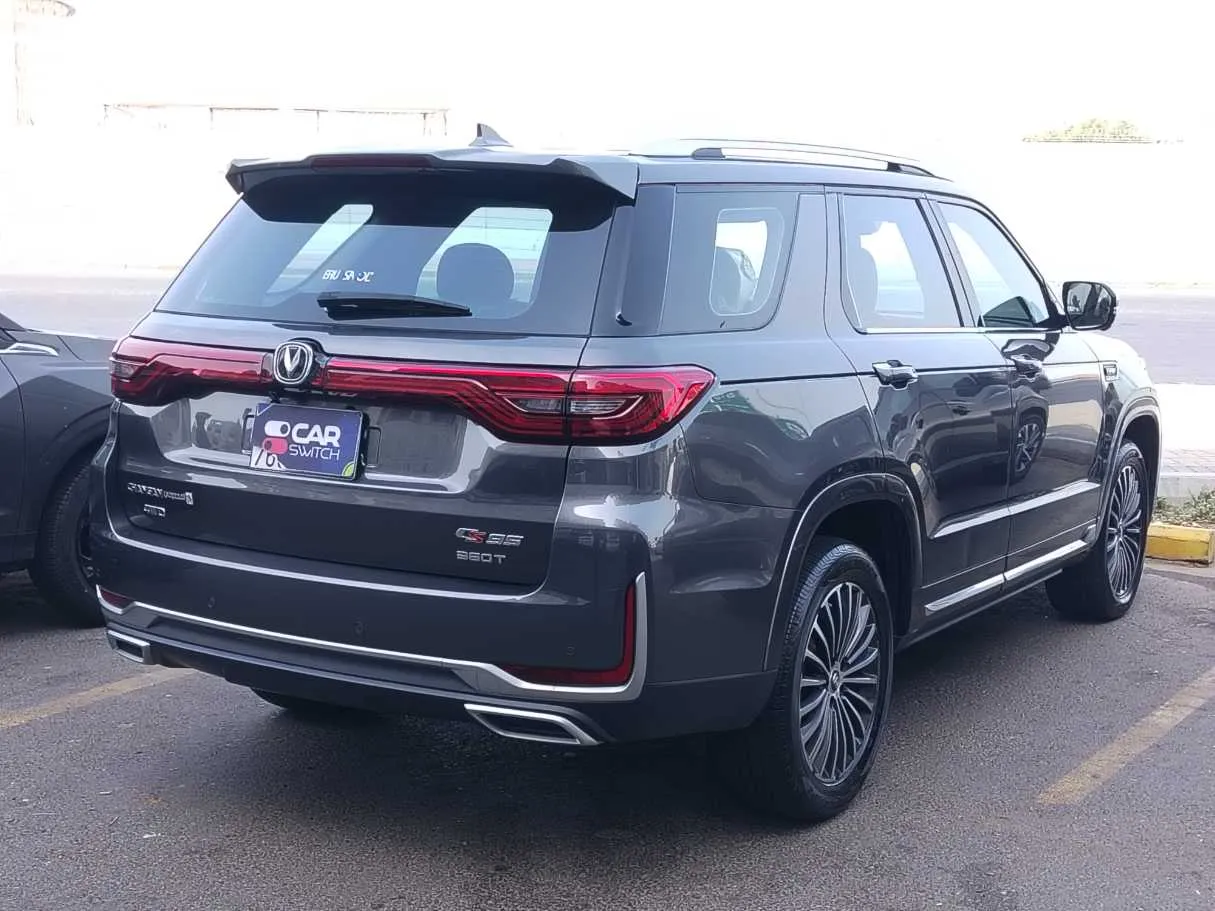Car image 5