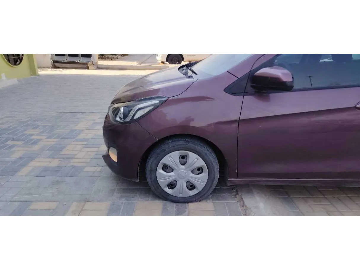 Car image 9