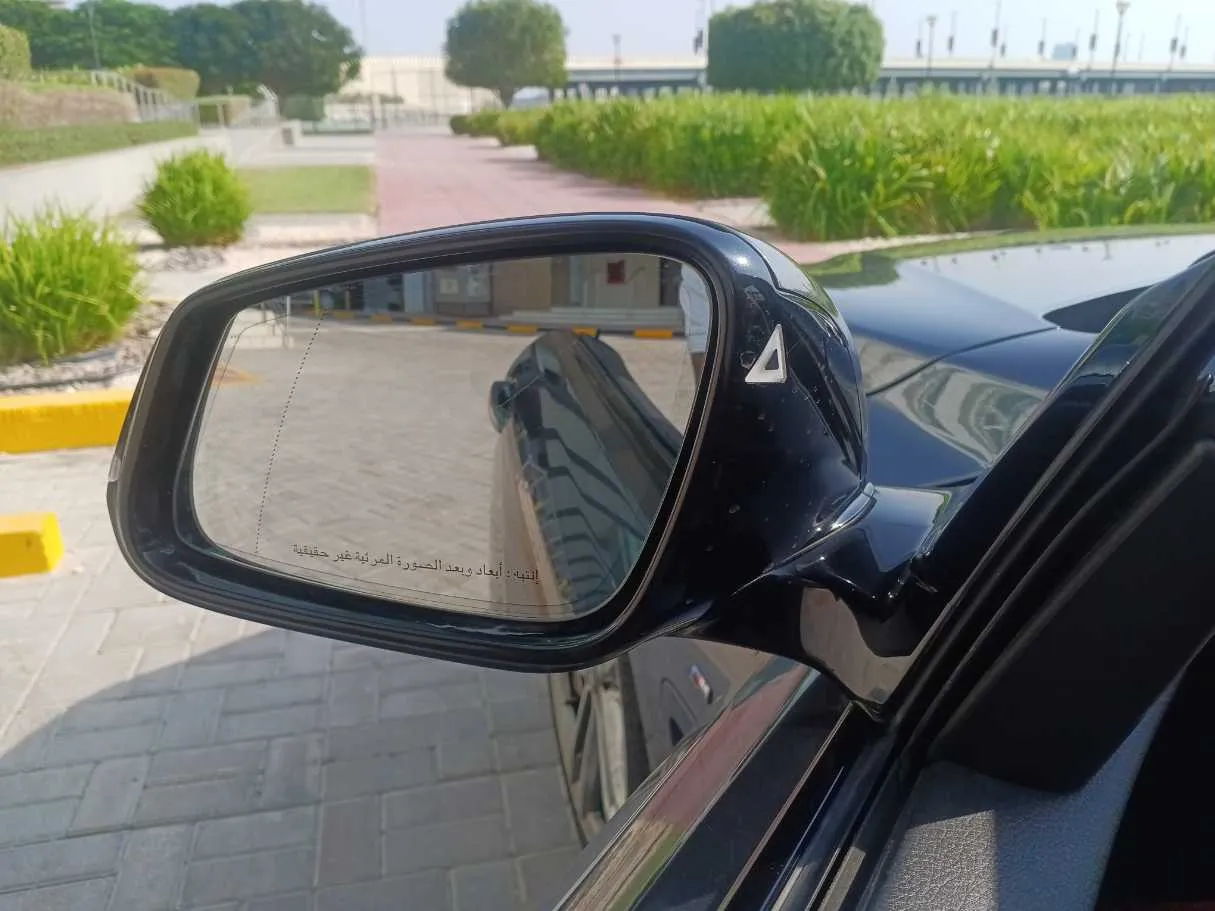 Car image 26