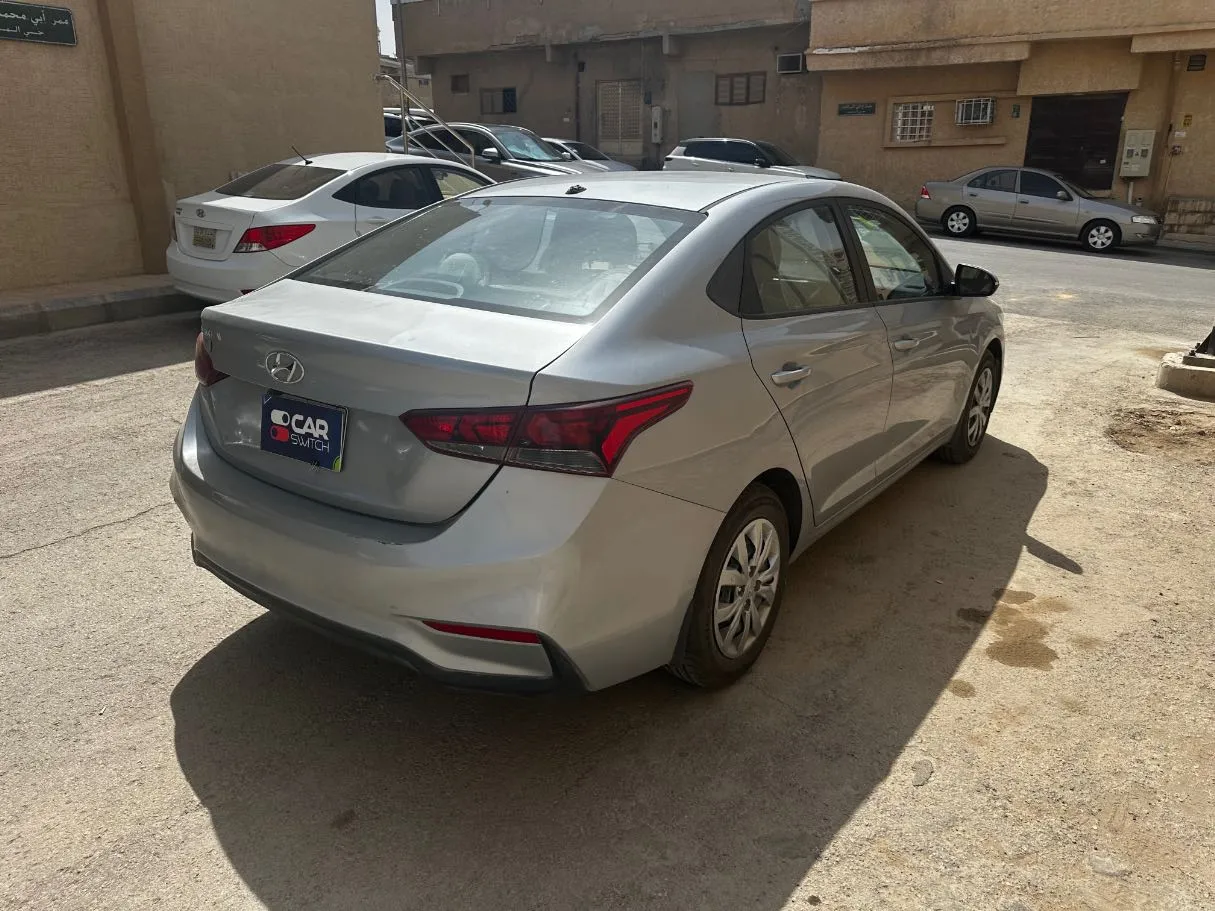 Car image 5