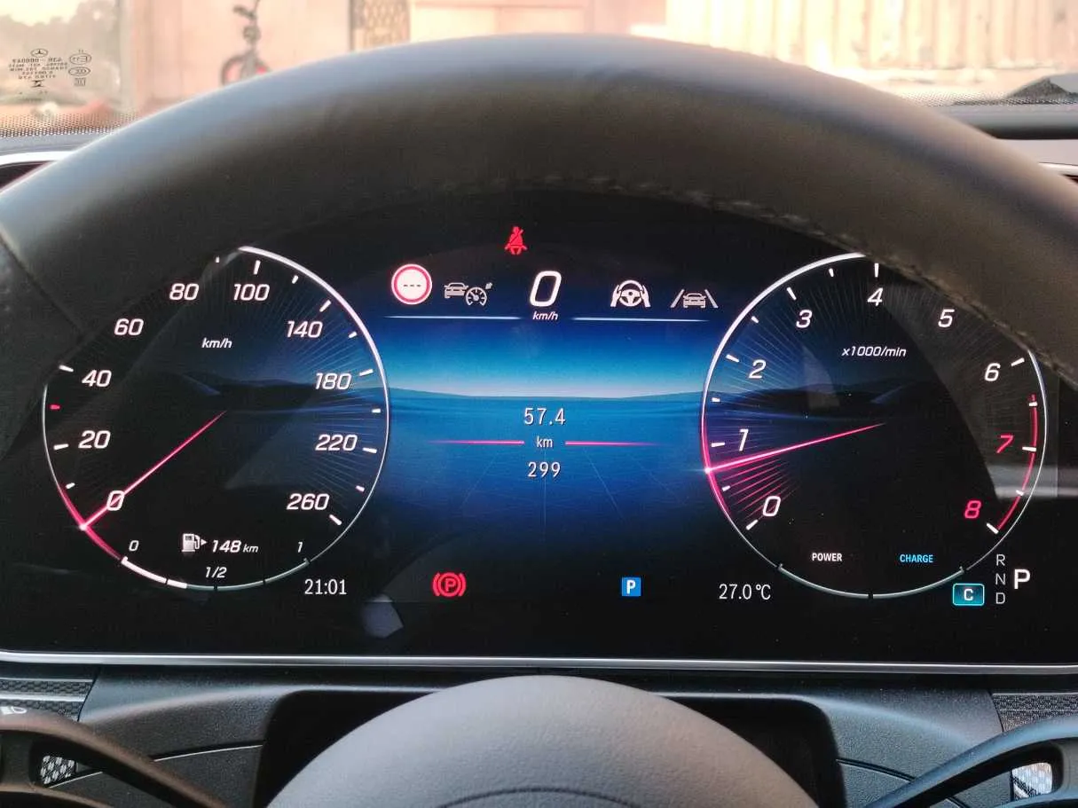 Car image 24