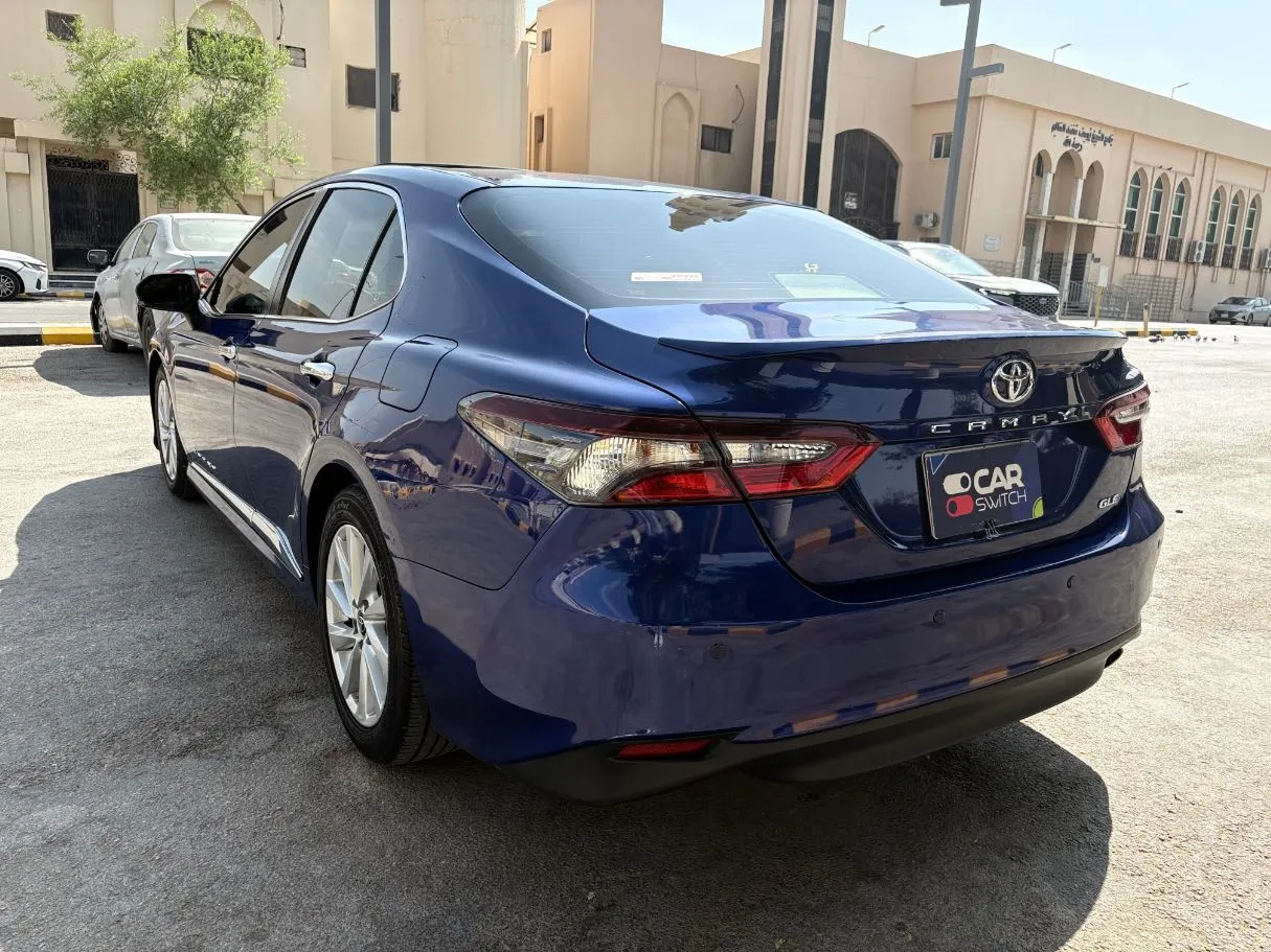 Car image 7
