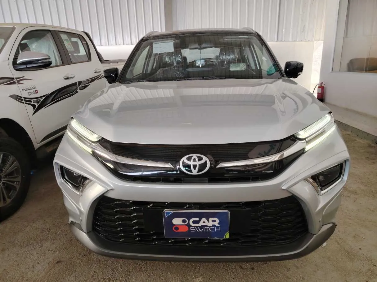 Car image 2