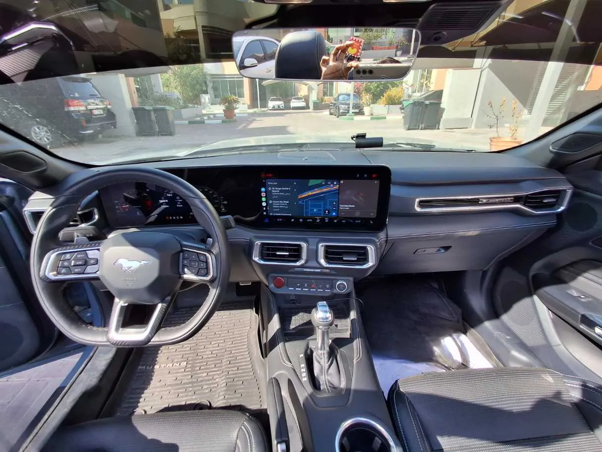 Car image 17