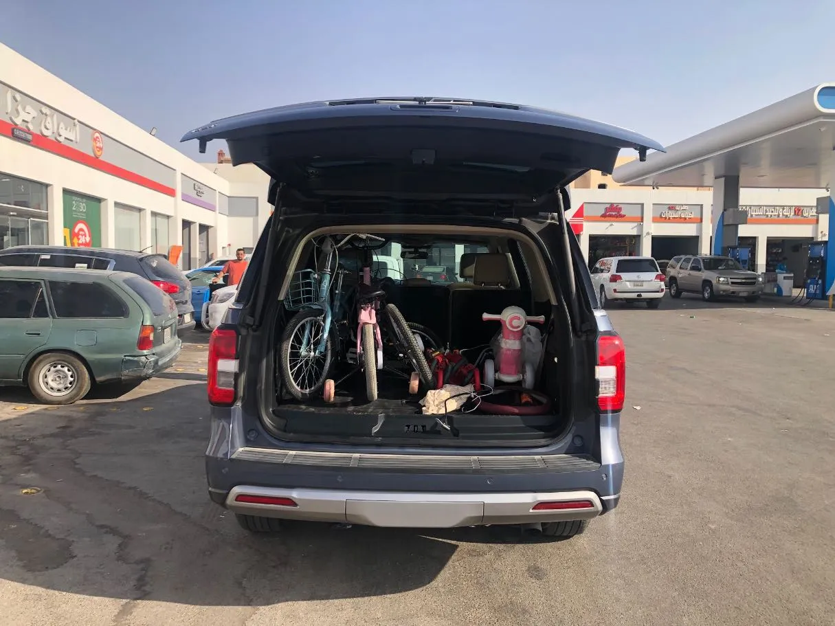 Car image 19