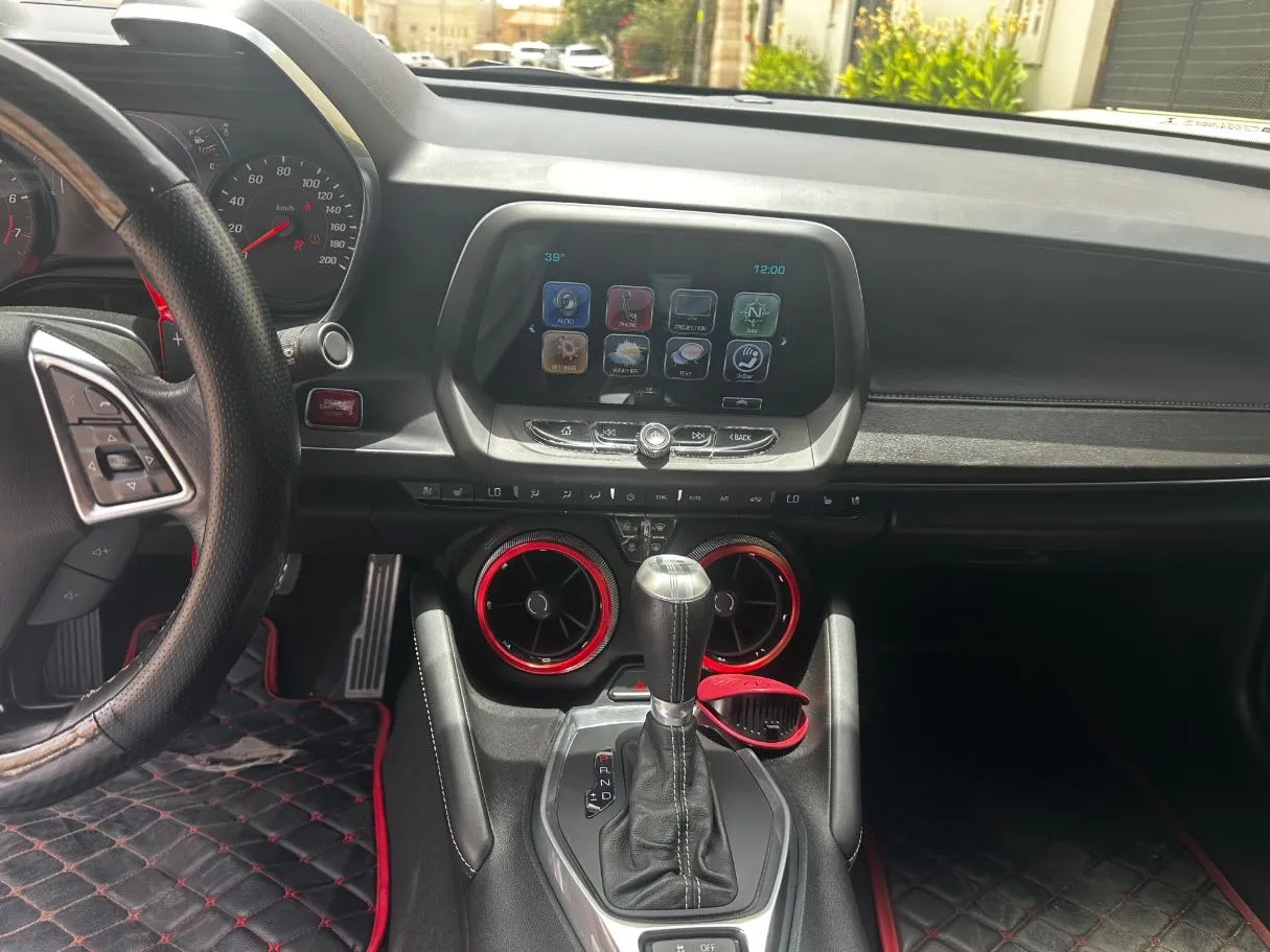 Car image 17