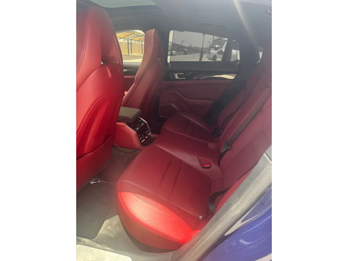 Car image 13