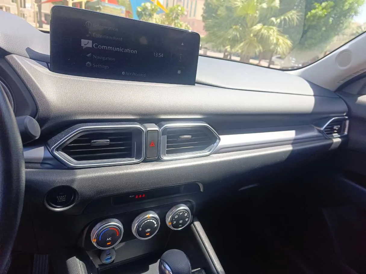 Car image 18