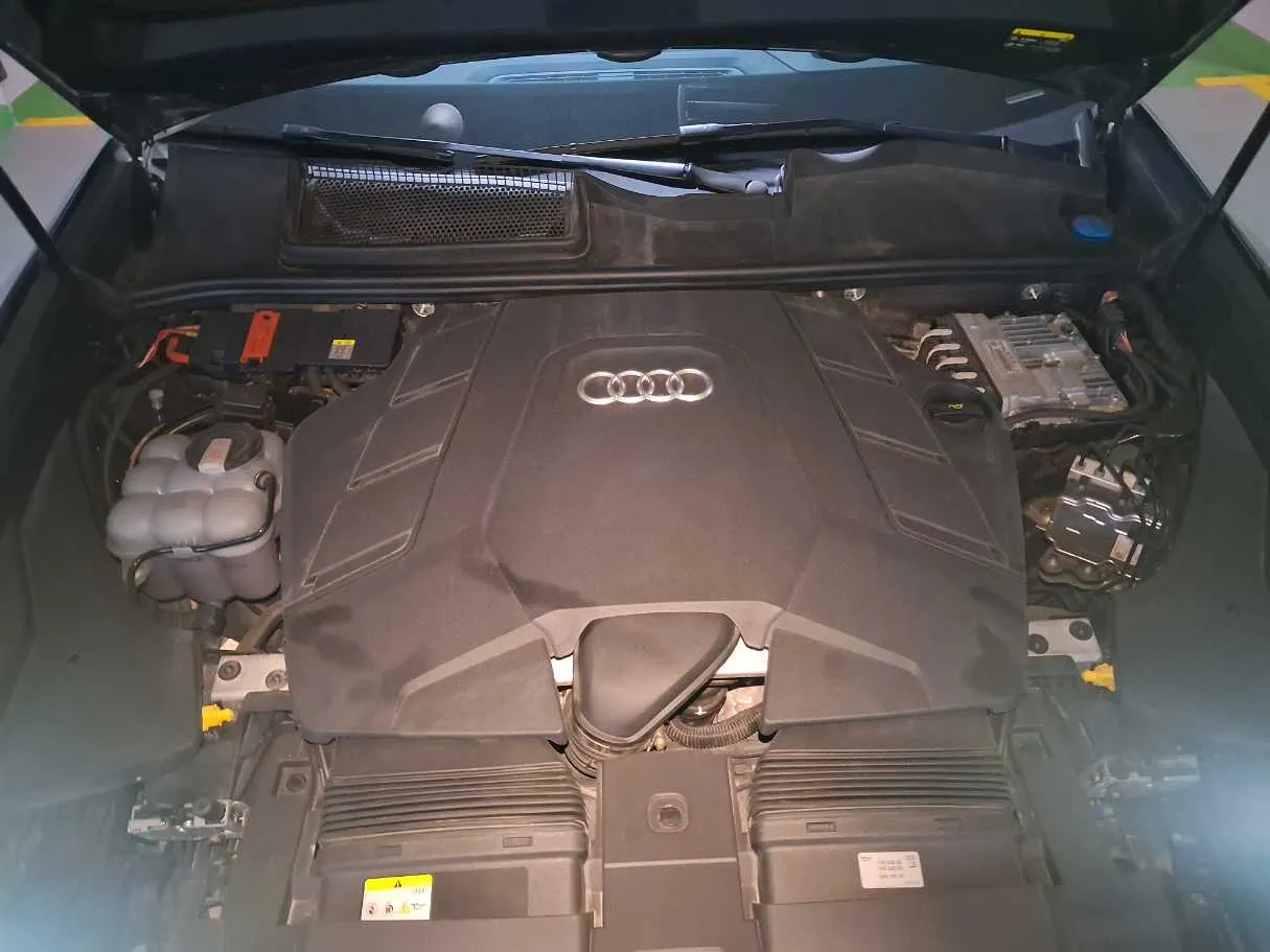 Car image 20