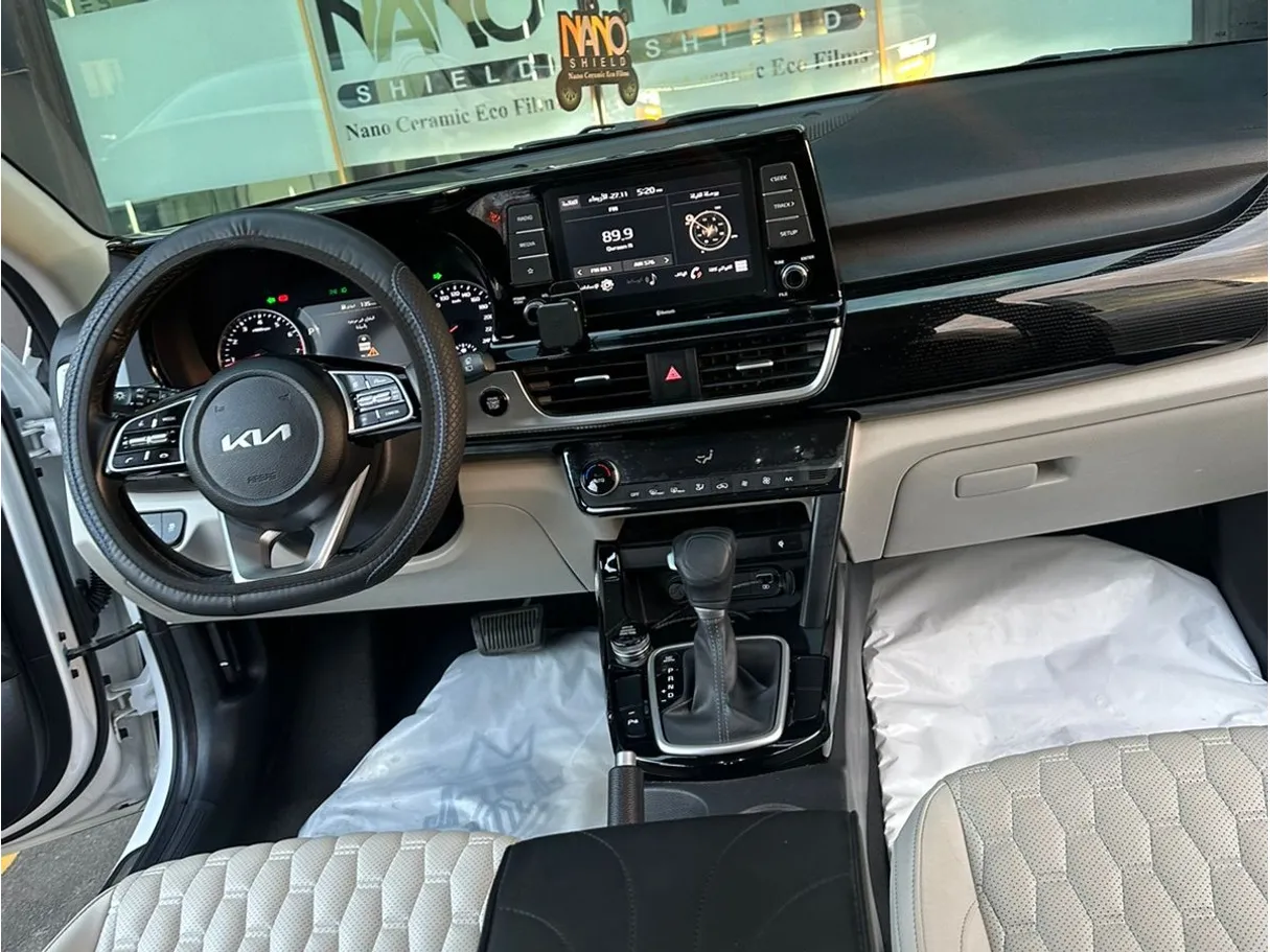 Car image 7