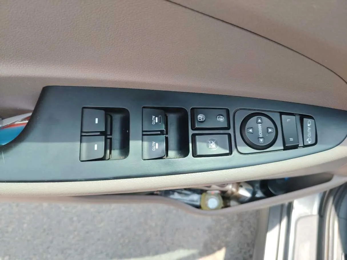 Car image 31