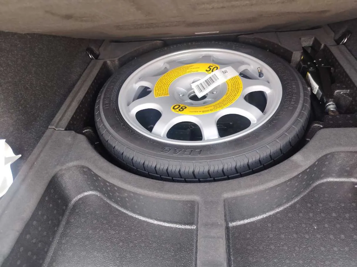 Car image 33