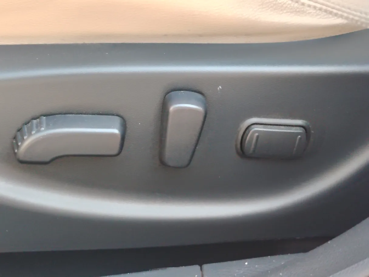 Car image 29