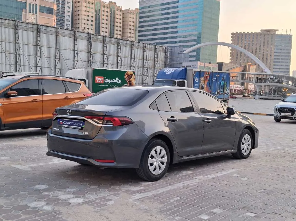 Car image 5
