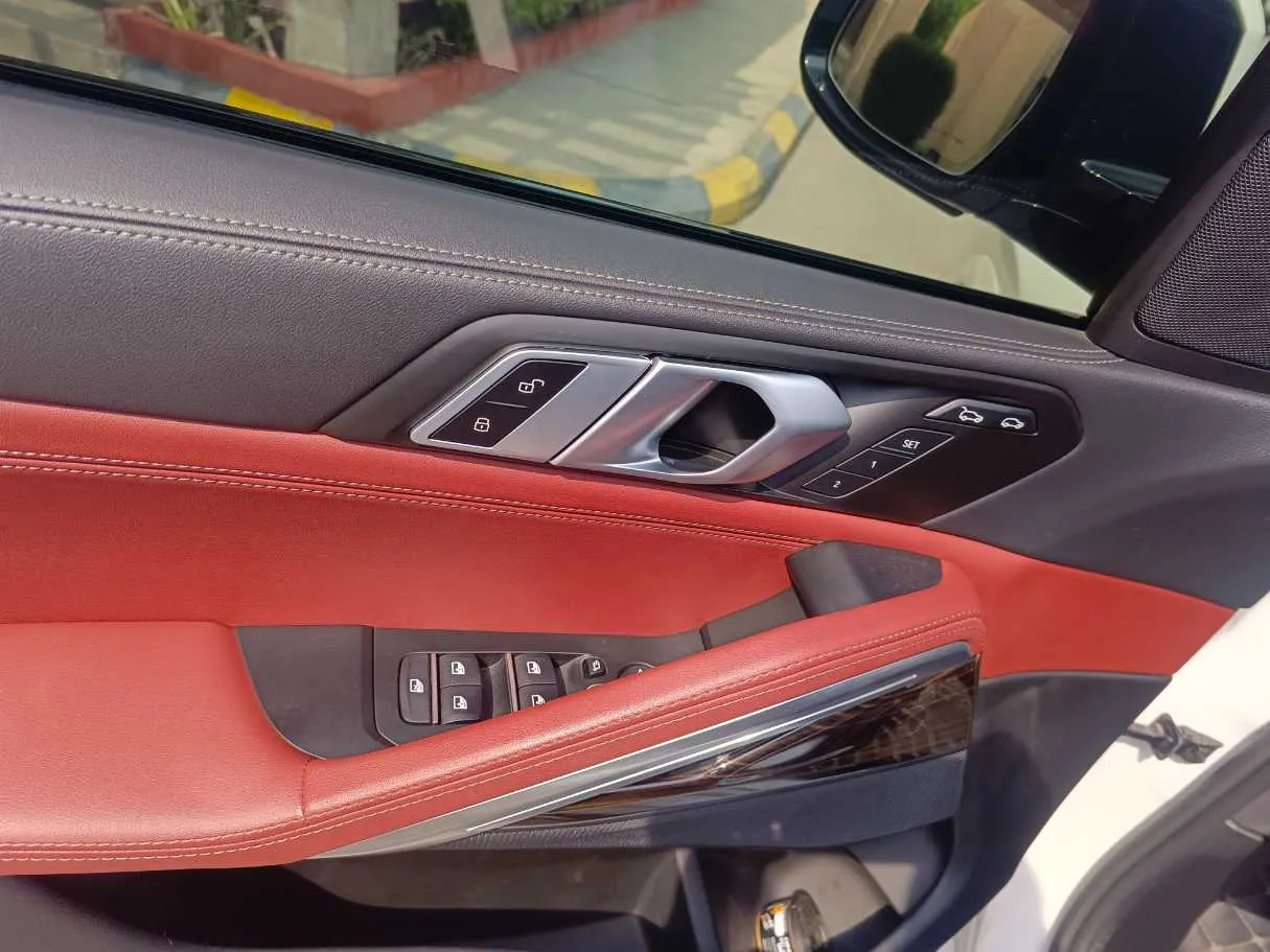 Car image 33