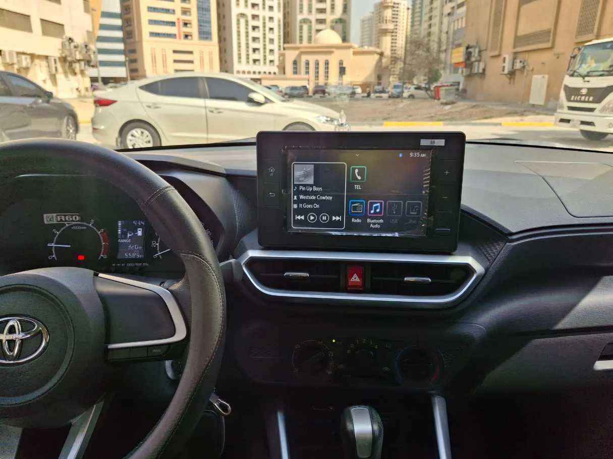Car image 15