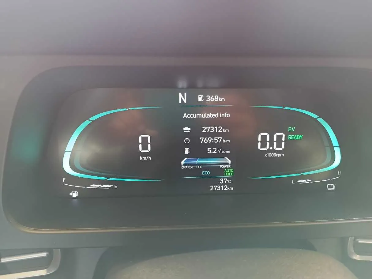 Car image 17