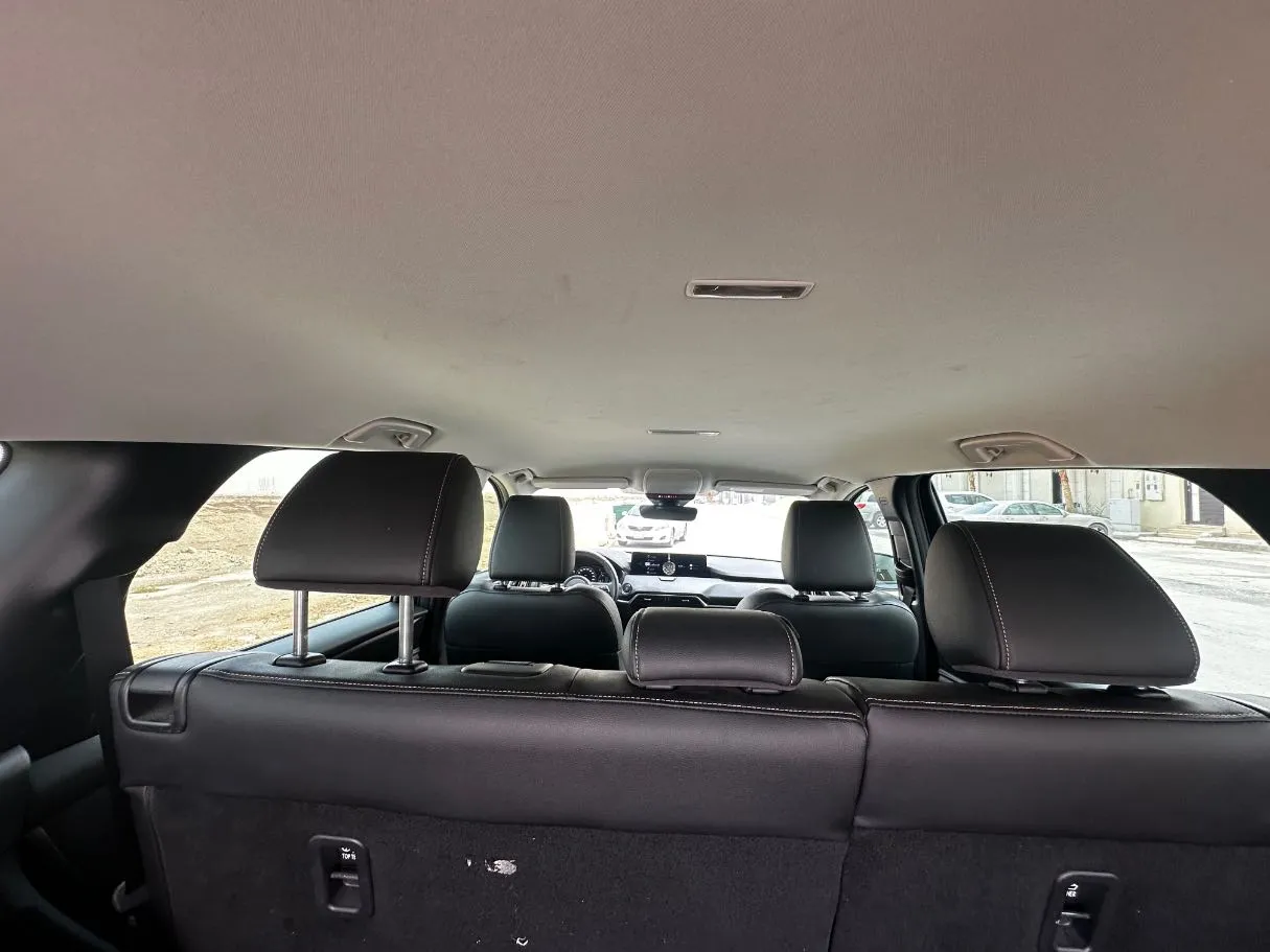 Car image 23