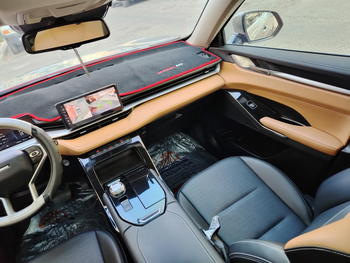 Car image 26