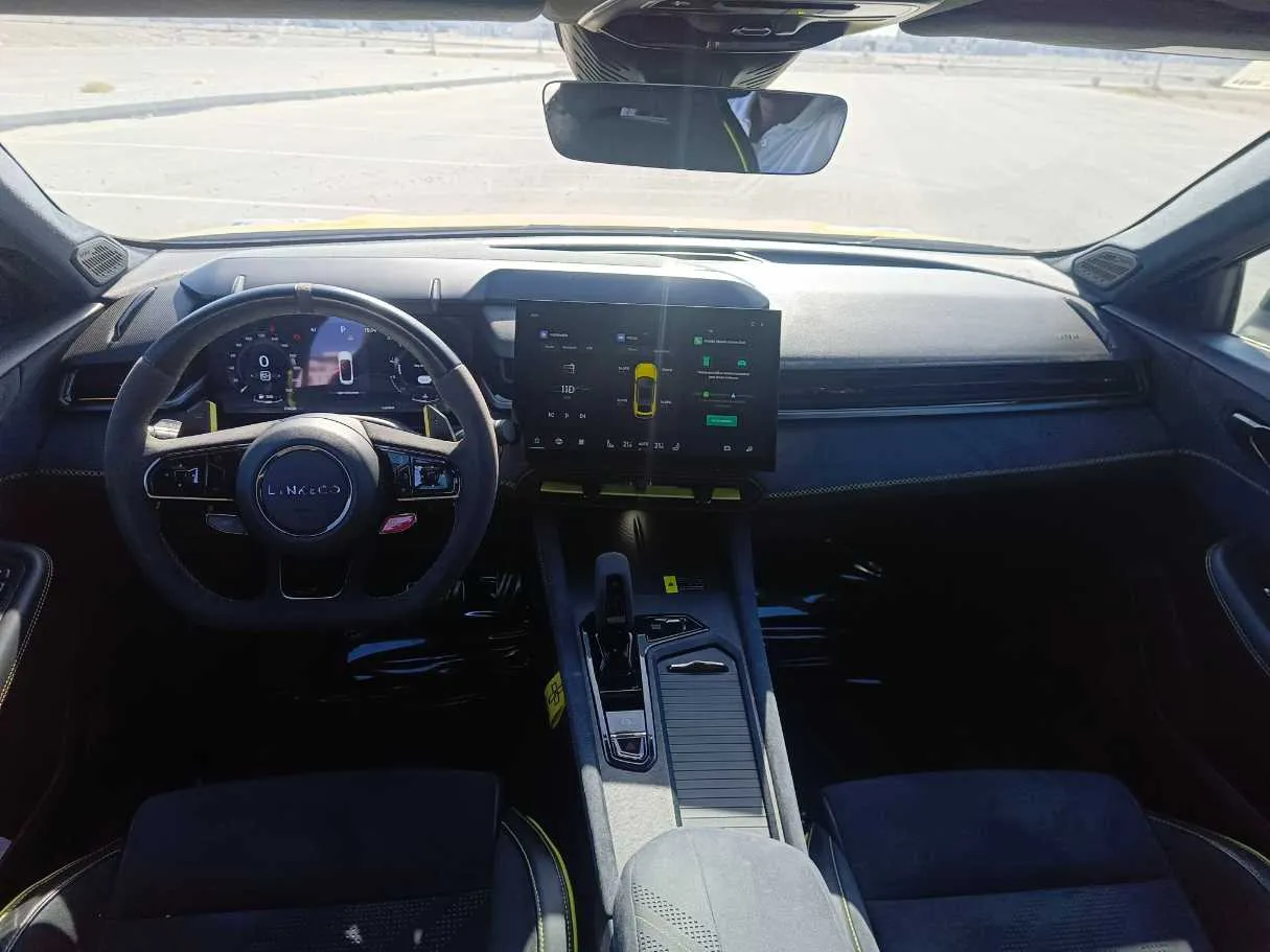 Car image 23