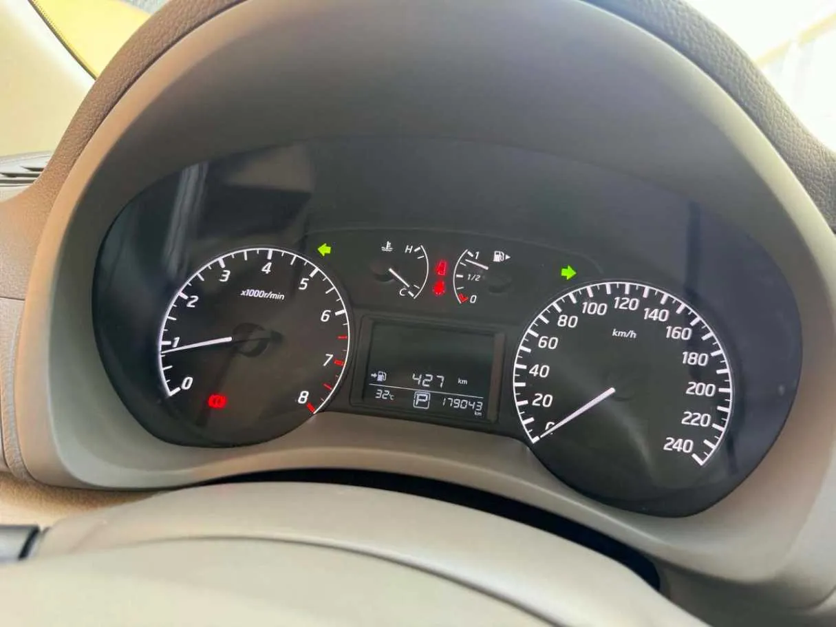 Car image 37