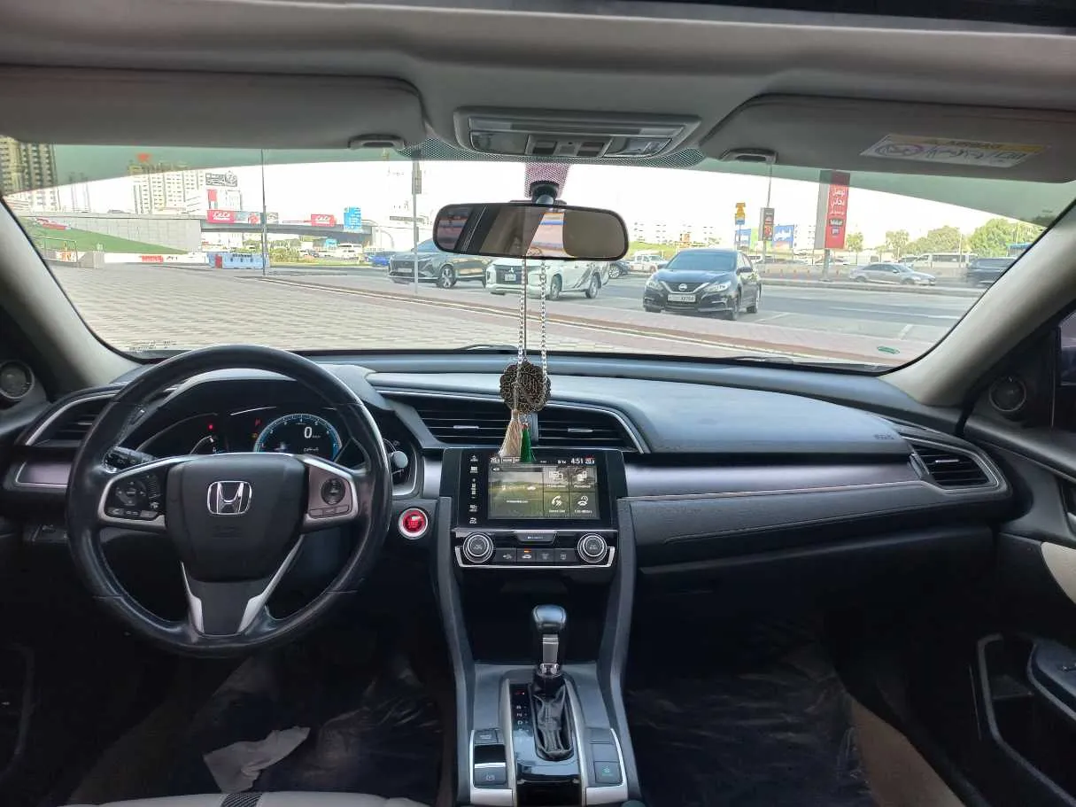 Car image 15