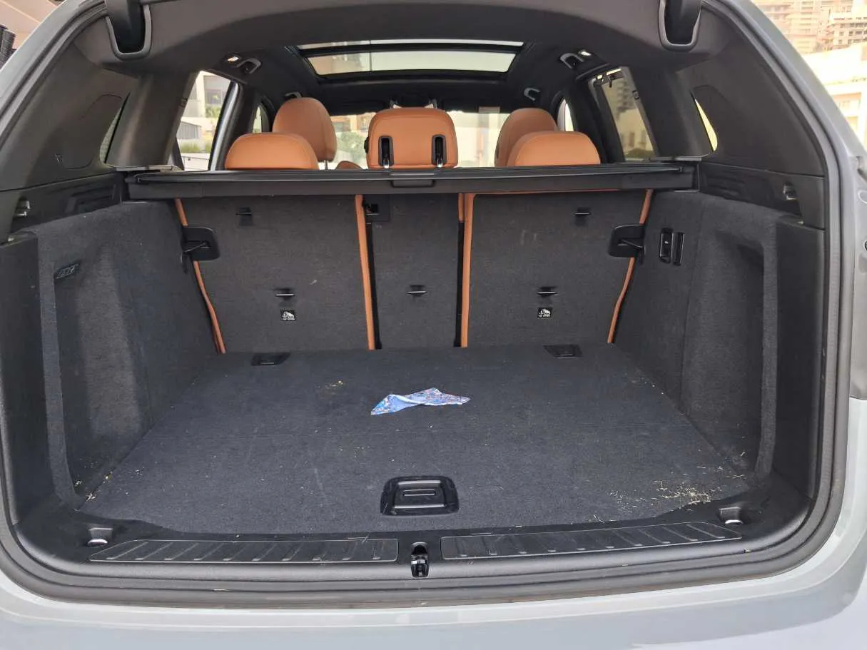 Car image 21