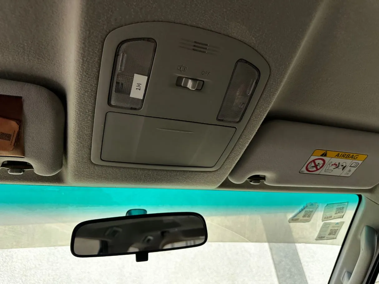 Car image 26