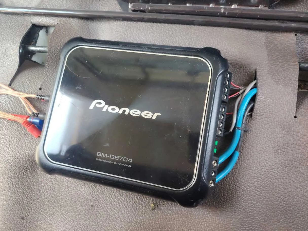 Car image 40