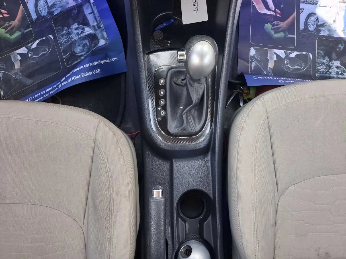 Car image 15