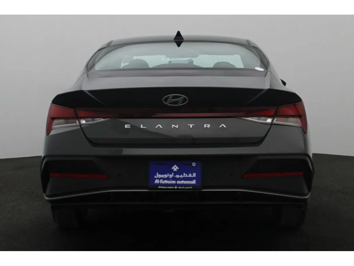 Car image 12