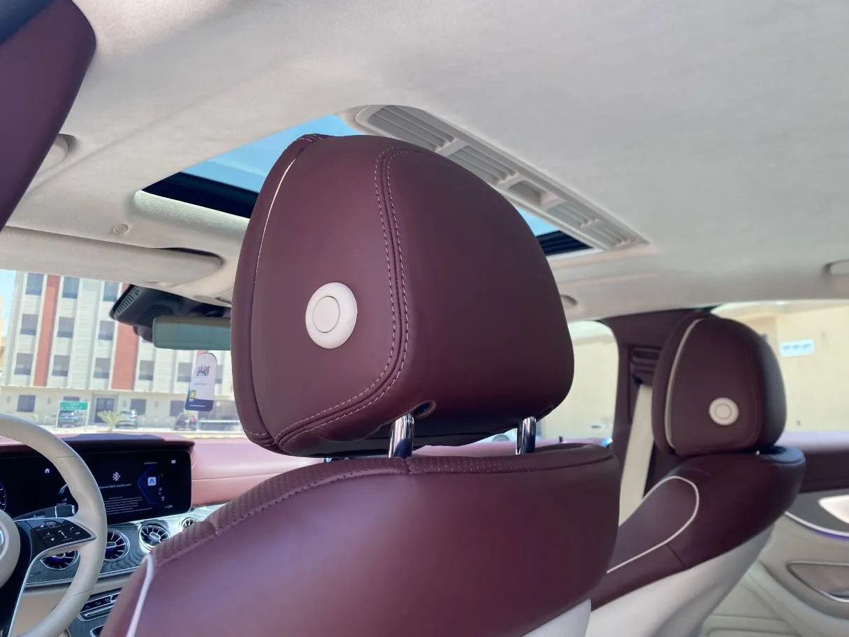 Car image 27