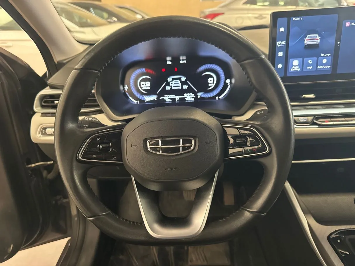 Car image 11