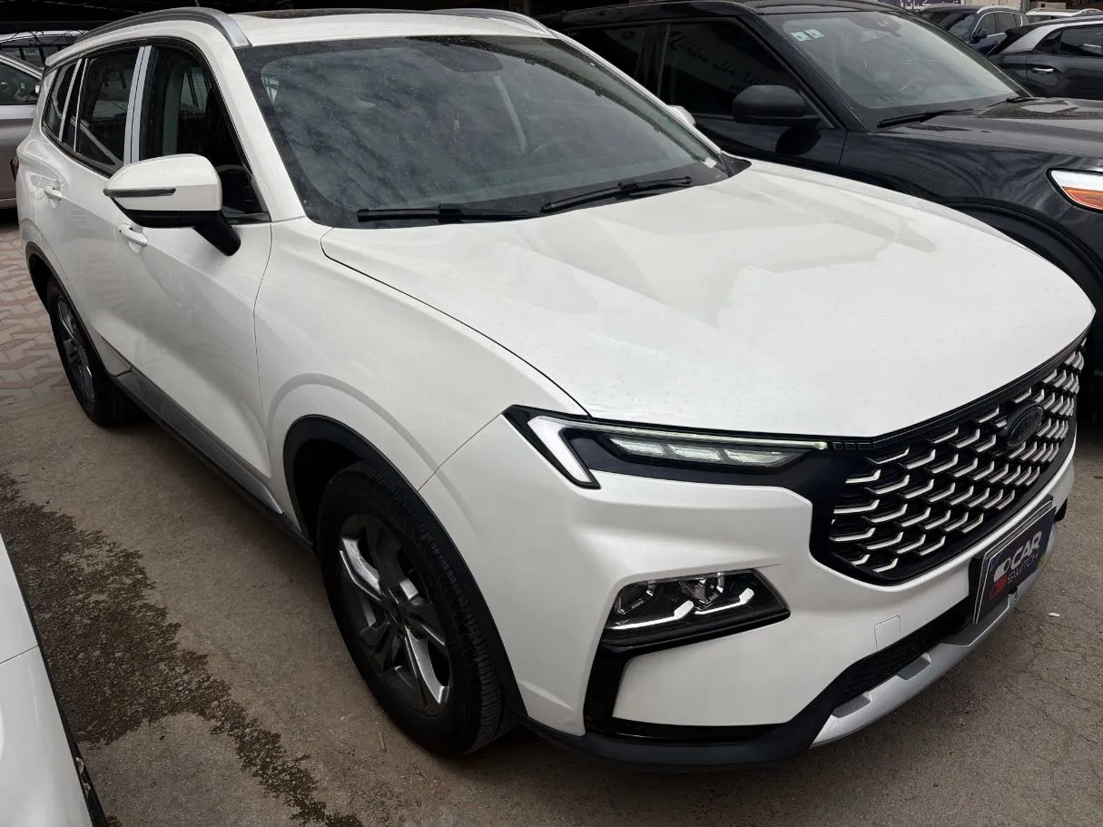 Car image 2