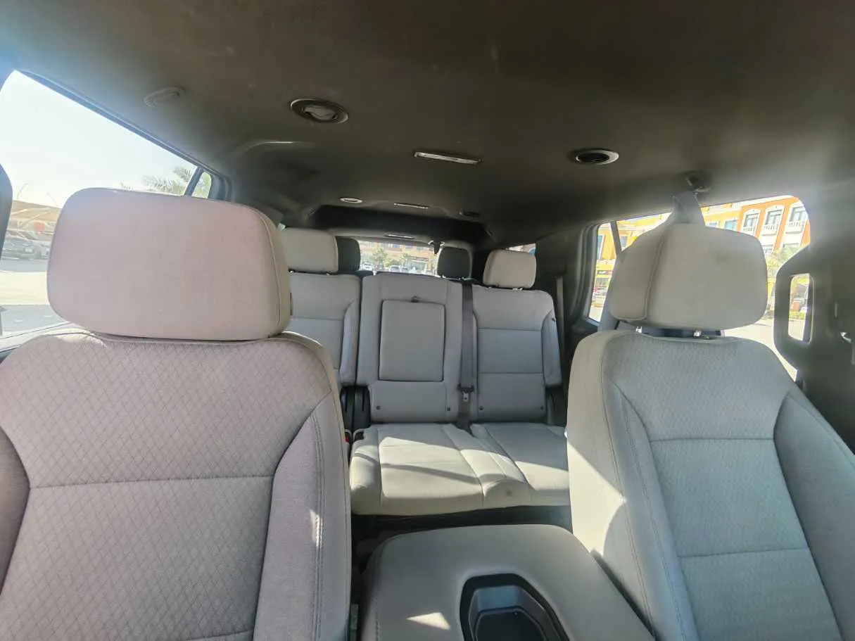 Car image 6