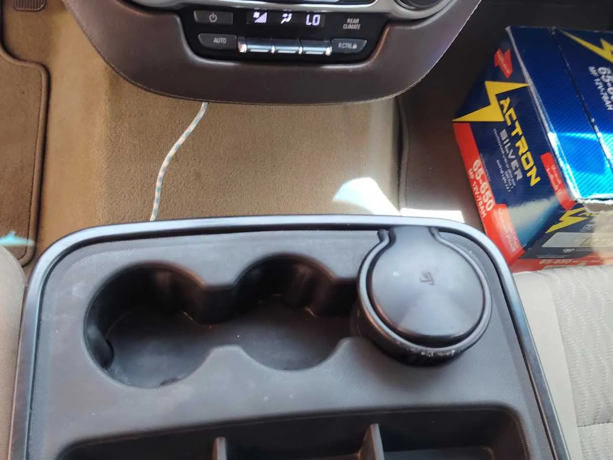 Car image 18