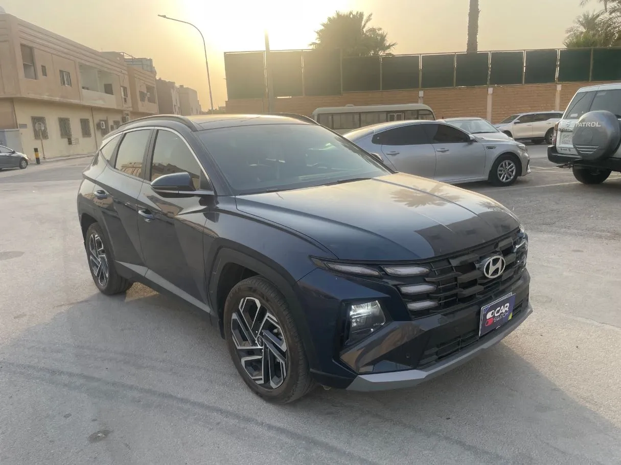 Car image 3
