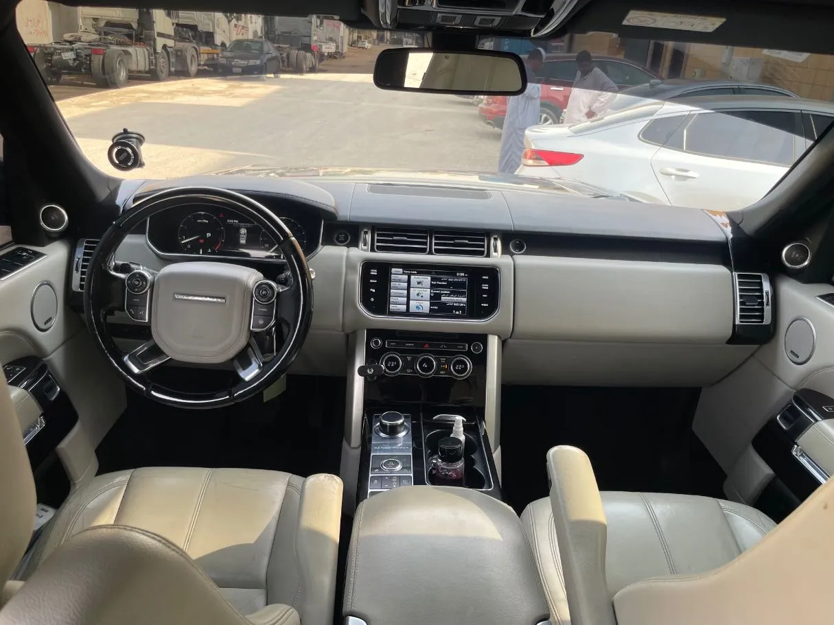 Car image 18
