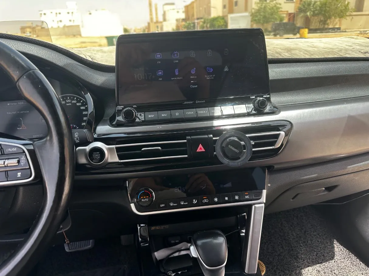 Car image 20