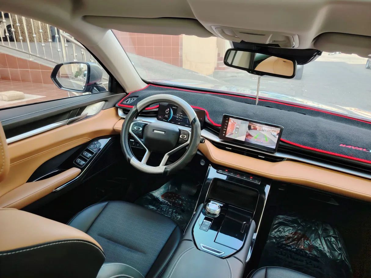 Car image 25