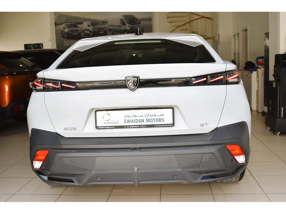 Car image 8