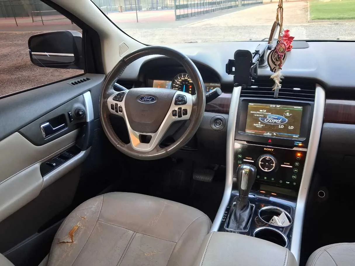 Car image 17