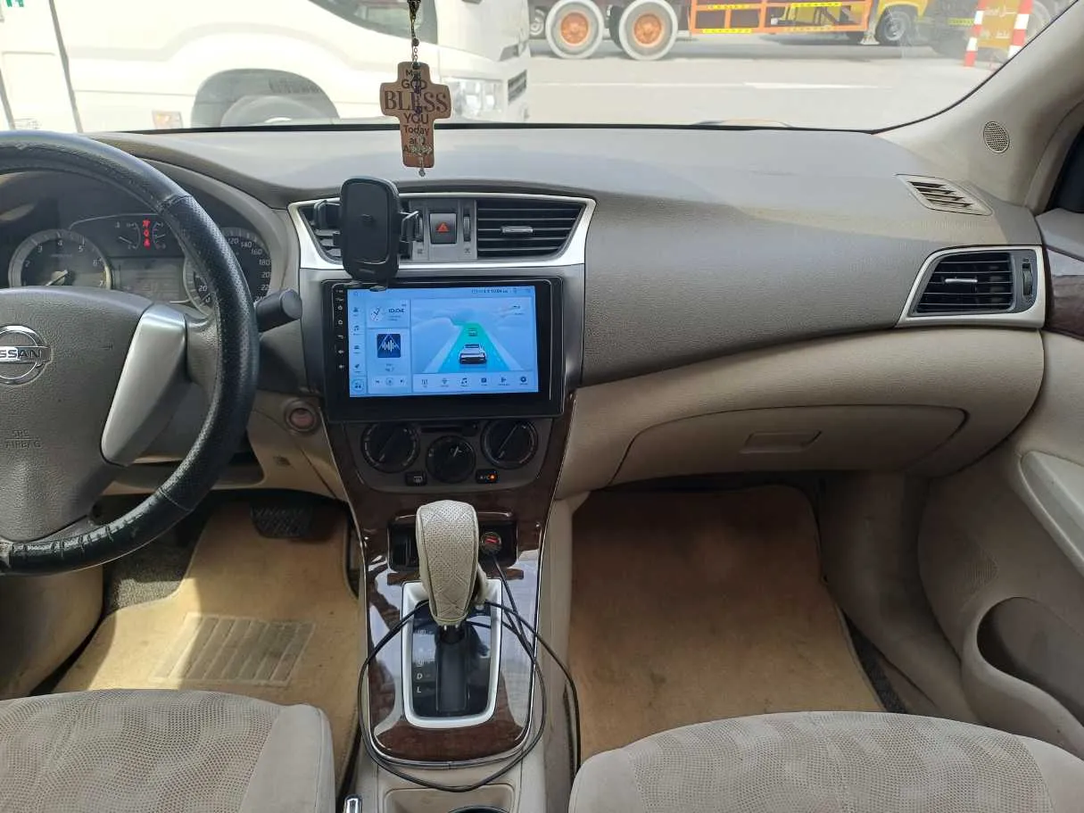 Car image 16