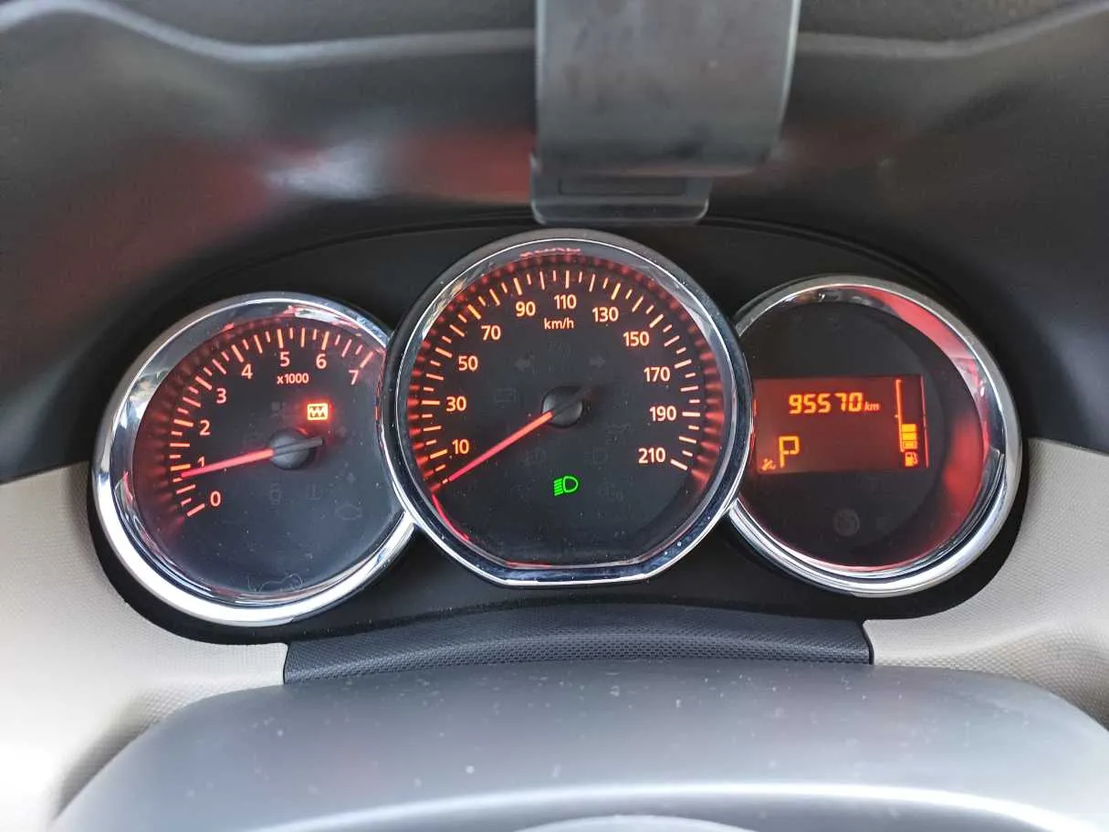 Car image 19