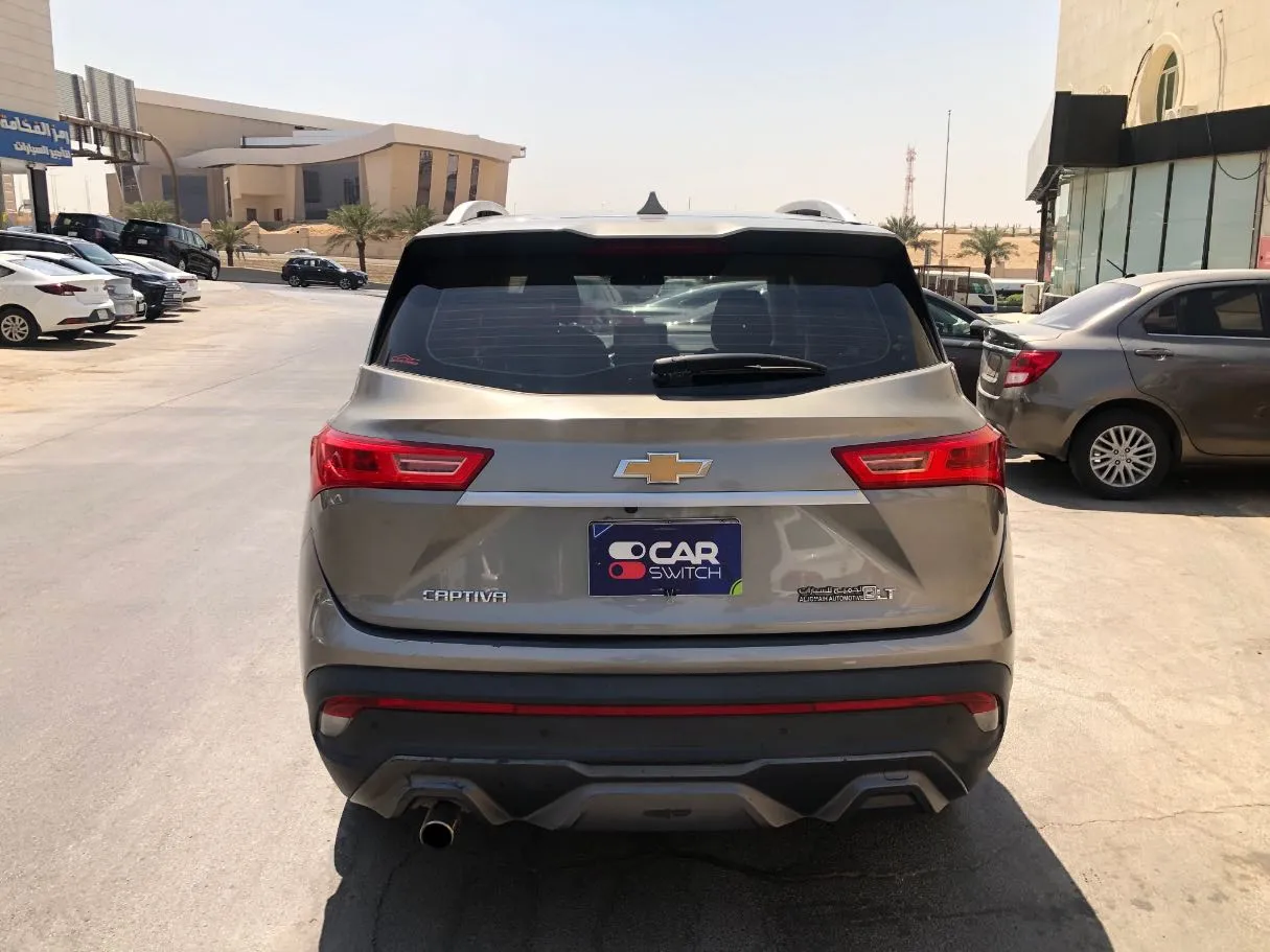 Car image 6