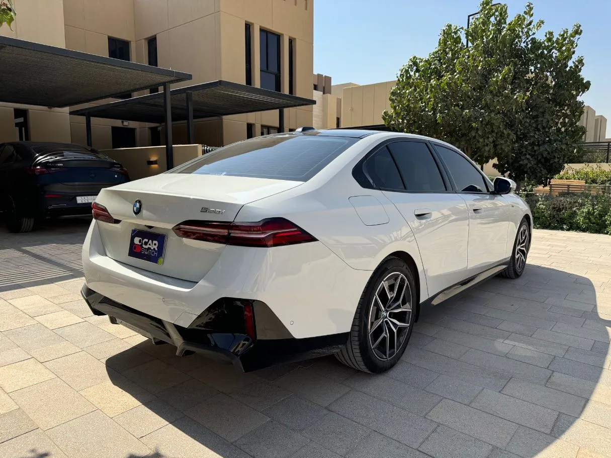Car image 5