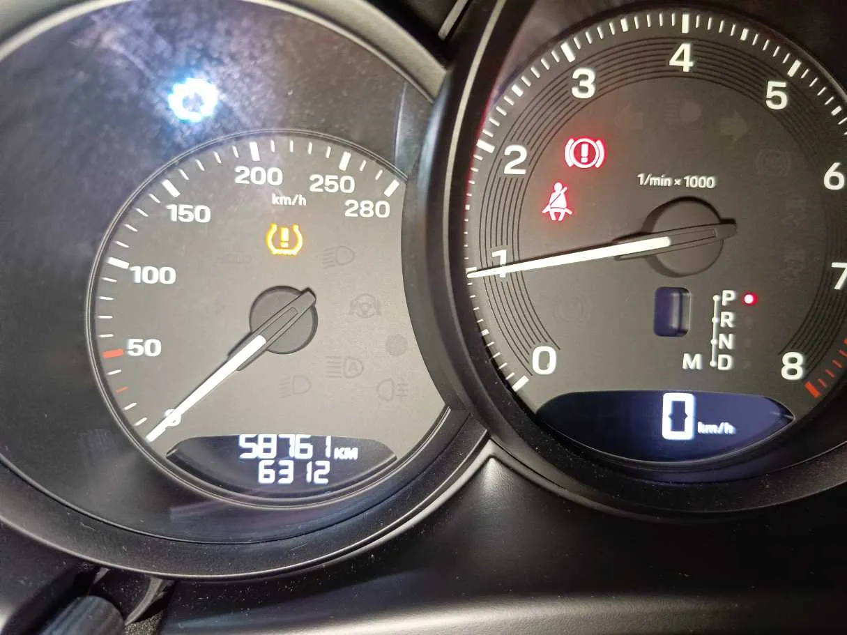 Car image 28