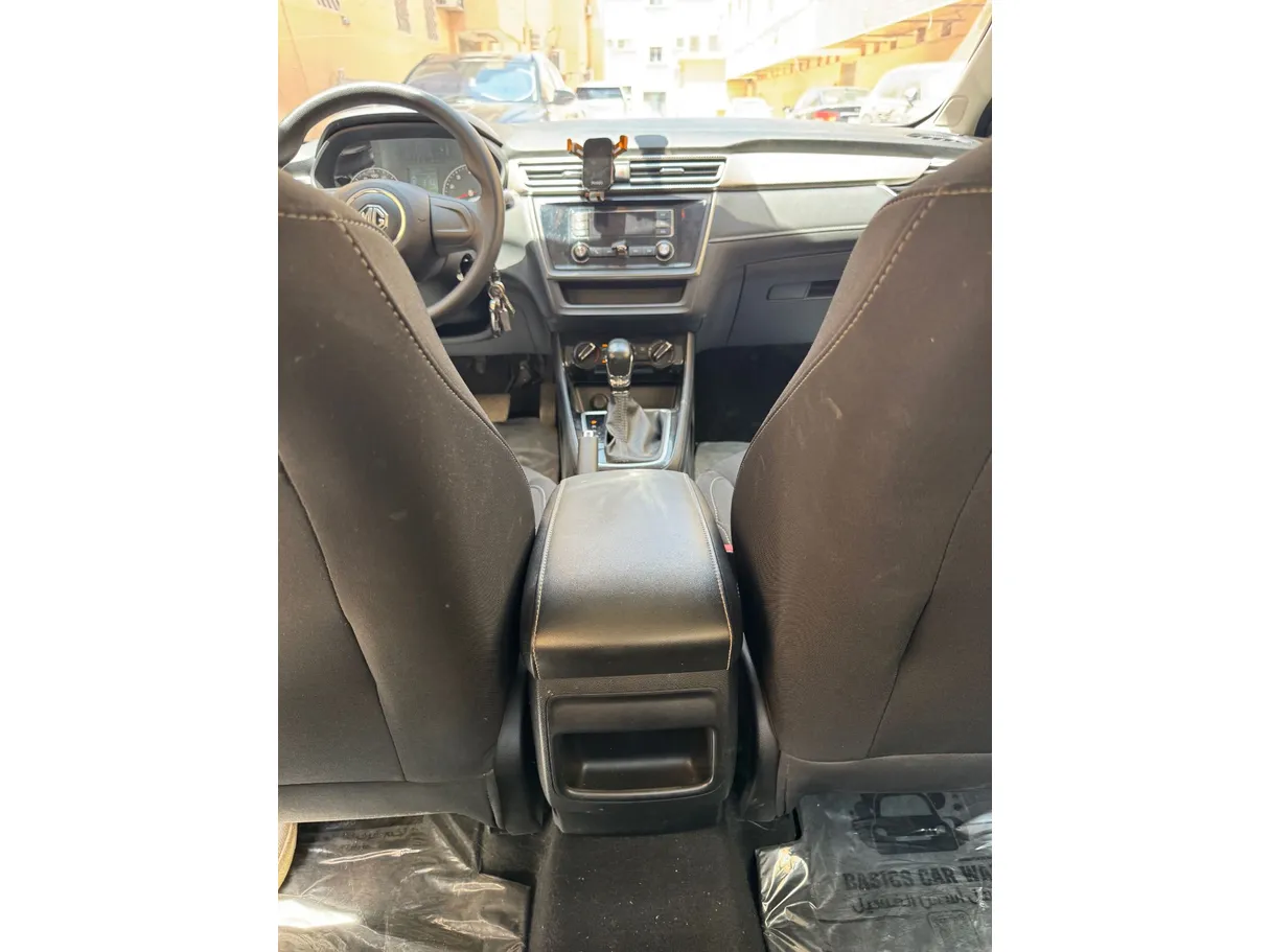 Car image 20