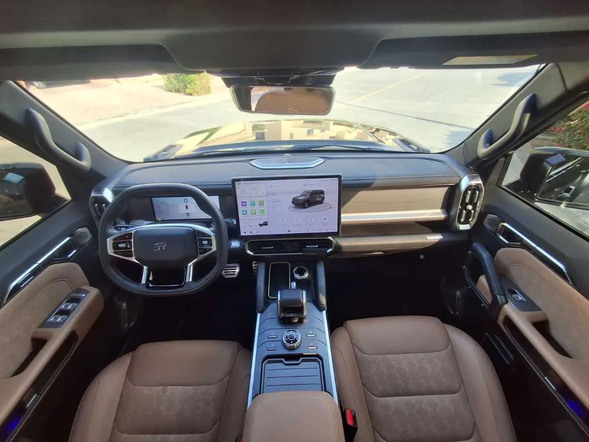 Car image 14